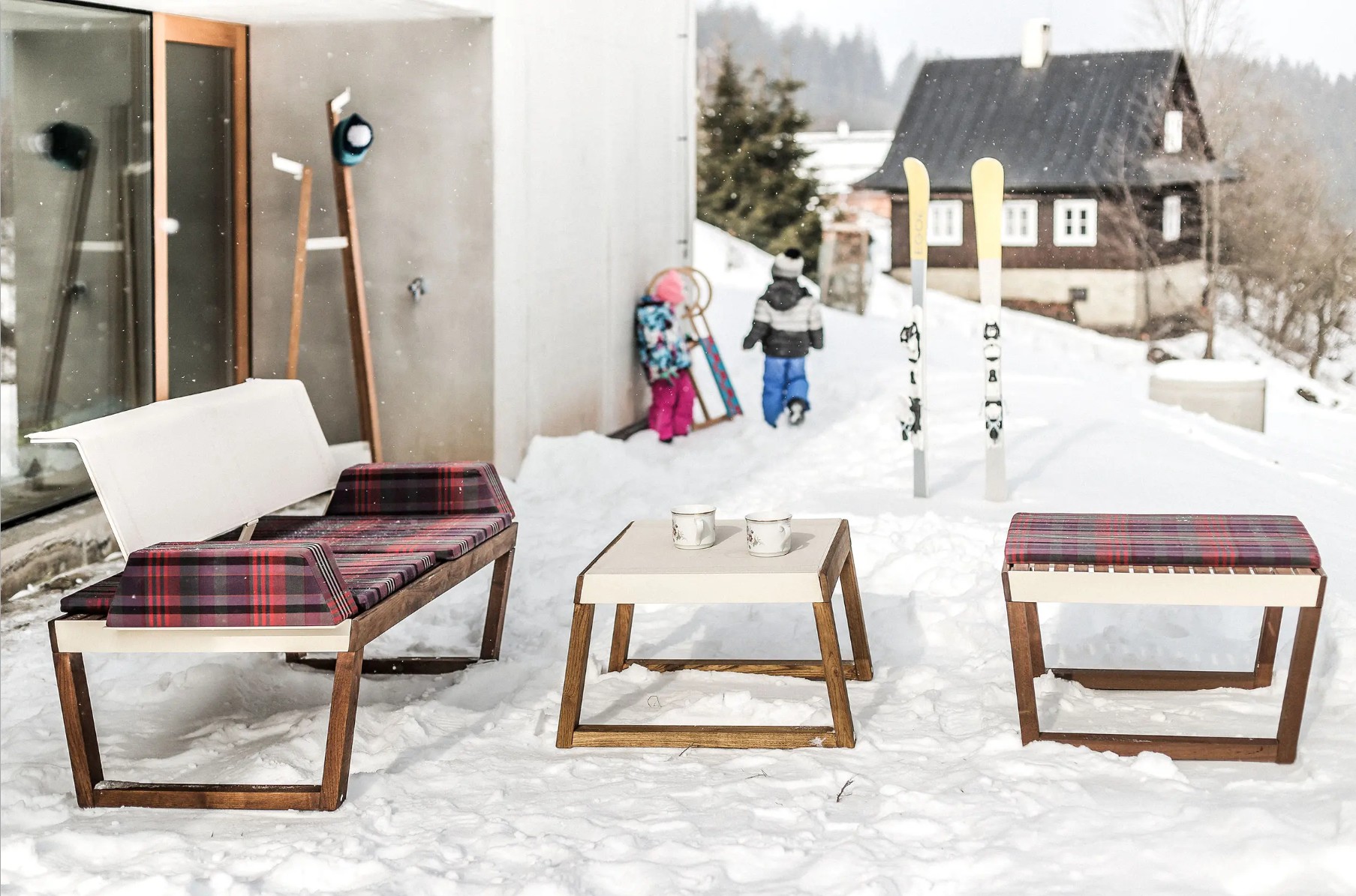 Banc bois et tissu avec accoudoirs CAMPO (2)