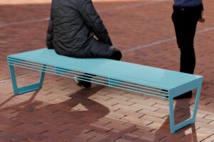 Banc long tout acier OYONNAX .