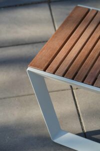 Tabouret bois et fonte d'aluminium RIOM-