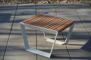 Tabouret bois et fonte d'aluminium RIOM.