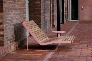 Chaise longue large avec tablette HOSSEGOR.