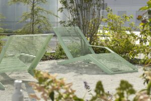Chaise longue tout acier AIGUEBELETTE .