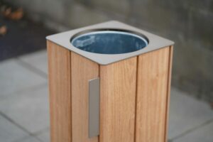 Corbeille simple et esthétique en bois 38L MONTESQUIEU (2)