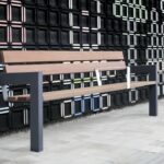 Banc long bois accoudoirs ARNAGE.