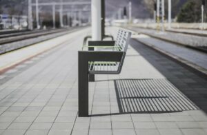 Banc tout acier accoudoirs NANTES-
