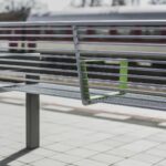 Banc tout acier accoudoirs NANTES.-