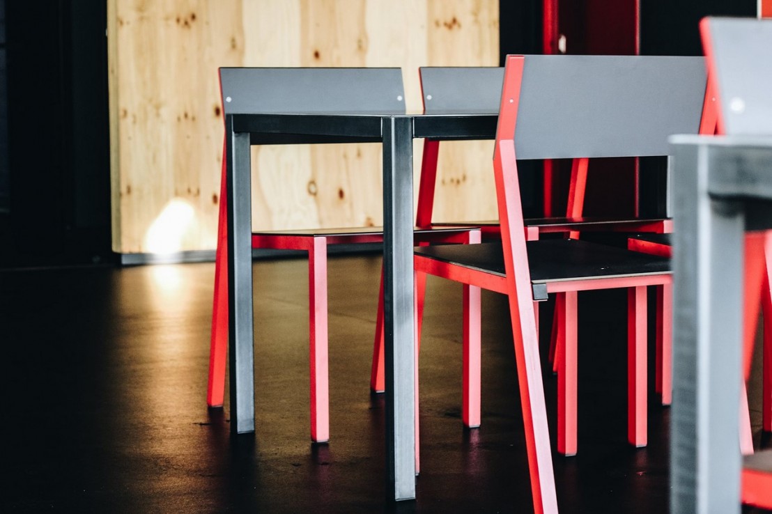Chaise HPL résistant extérieur OLMICCIA