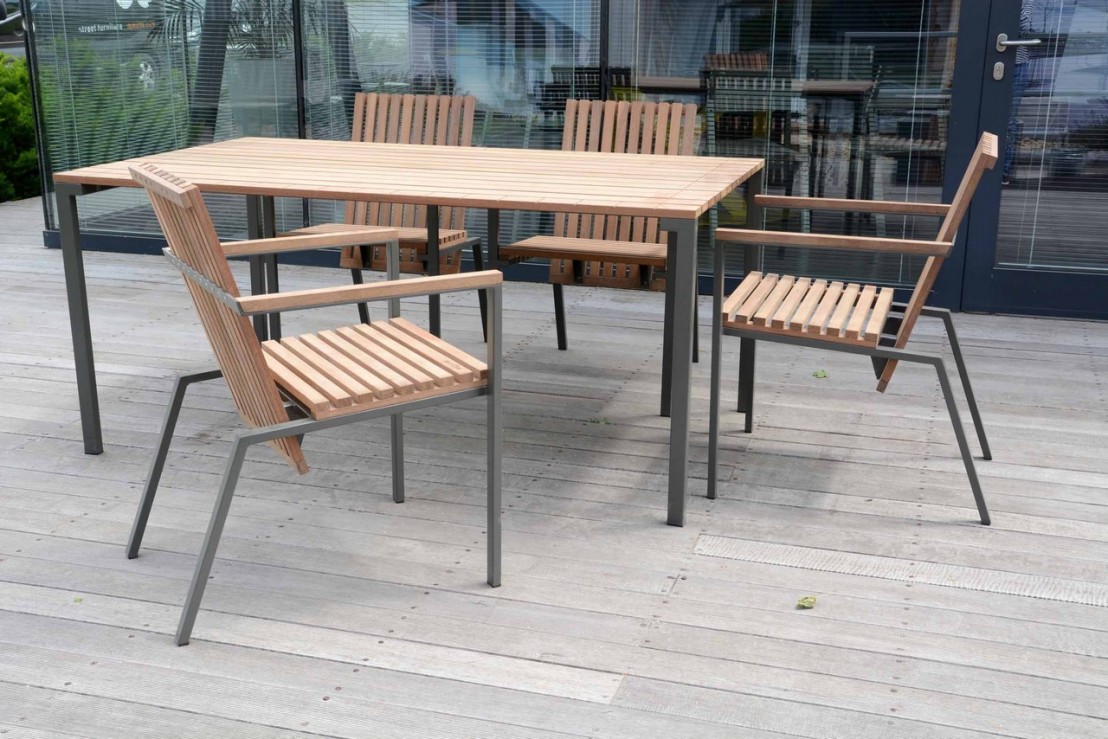 Chaise bois durable avec accoudoirs CORRANO