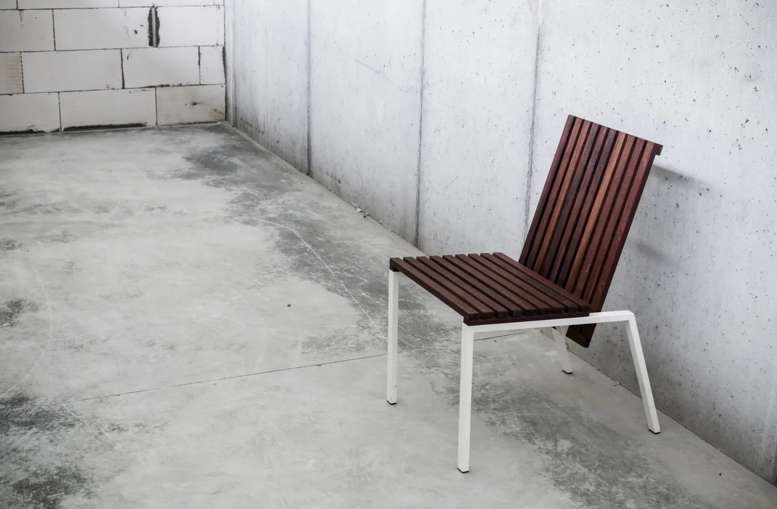Chaise extérieur en bois résistant CAURO