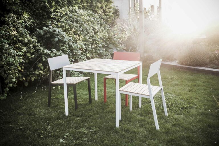E2 Table carrée bois LCR615