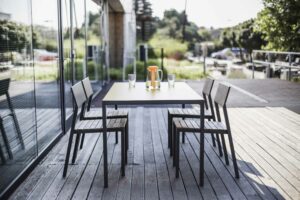 E2 chaise LCR125 en bois et hpl