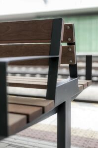 U1-350 banc double long bois ERNÉE