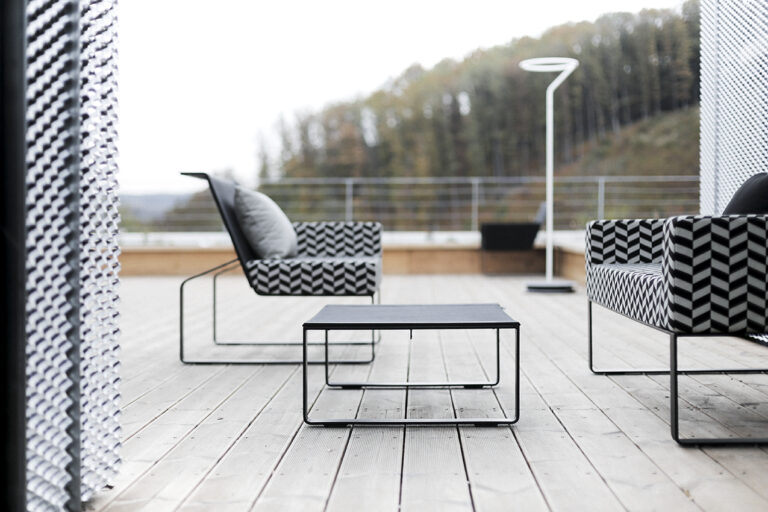 R1 Fauteuil un accoudoir gauche MO117