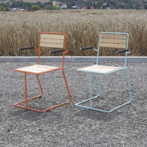 T1 chaise bois avec accoudoirs KL104