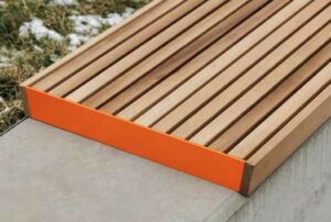 Banquette longue sur muret GIVORS .