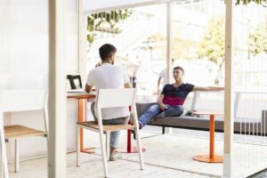 Espace détente Pergola en bois JOUCAS (3)