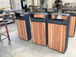 Corbeille de propreté acier bois 60L BIZANOS2