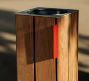 Corbeille simple en bois sur pied central 38L à spiter ou sceller MONTPELLIER (3)