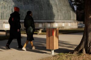 Corbeille simple en bois sur pied central 38L à spiter ou sceller MONTPELLIER (4)