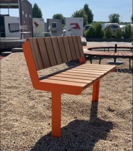 Banc long en bois avec dossier CARQUEFOU-