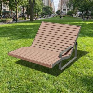 Chaise longue large bois accoudoir SEIGNOSSE