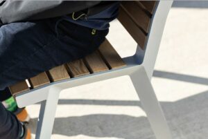 Fauteuil bois petites lames LUSSAN--