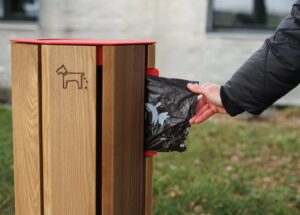 Corbeille déchet canin en bois 20L YENNE..