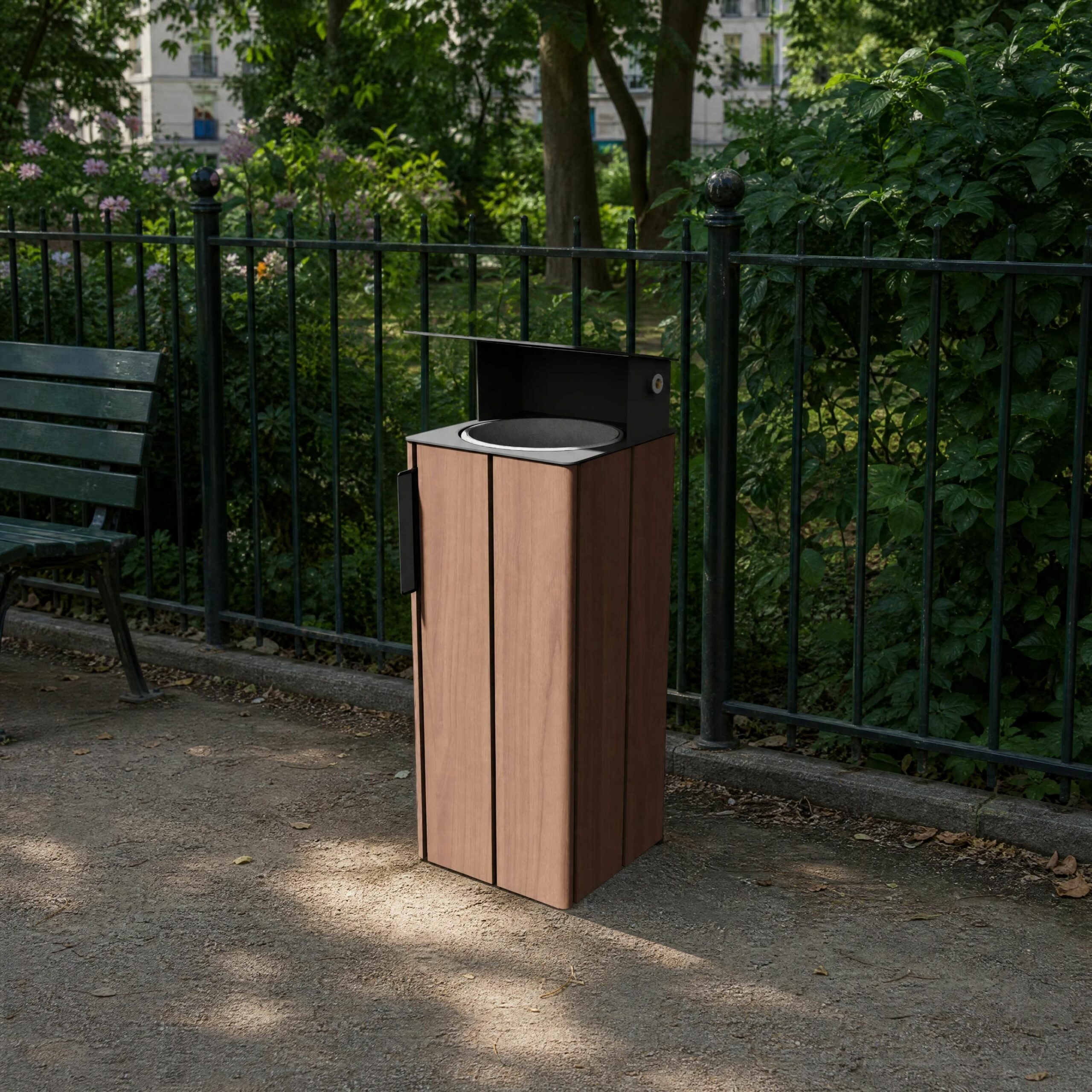 corbeille bois et acier 38l avec couvercle anti pluies Marseillan