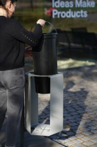 Corbeille habillage acier sur pied à spiter 30L BRIGNAC (4)