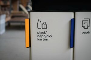 Corbeille tri sélectif tout acier avec protège pluie 4 flux AGDE (3)