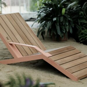 Chaise longue en bois avec accoudoir gauche SEVRIER