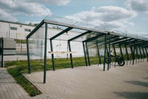 Abri fumeurs L4170mm entièrement vitré avec cendrier CRÉTEIL(3)