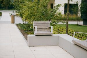 Fauteuil avec accoudoirs à fixer sur muret CENON (3)