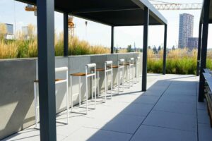 Tabouret bois de bar avec dossier pour jardin FRASSETO