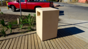 Corbeille de propreté béton robuste 65L AGY