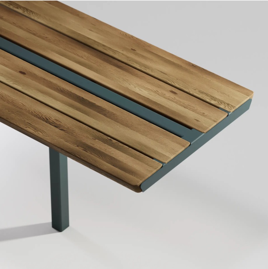 Table urbaine en bois adaptée PMR DAGNY