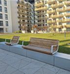 Banc avec accoudoirs sur muret Orthez