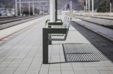 Banc tout acier accoudoirs NANTES-