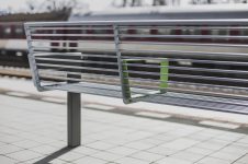 Banc tout acier accoudoirs NANTES.-