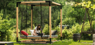 Lit suspendu dans Pergola CUCURRON (3)