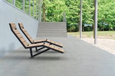 Solide chaise longue urbaine en bois DAGNY