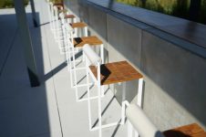 Tabouret bois de bar avec dossier pour jardin FRASSETO